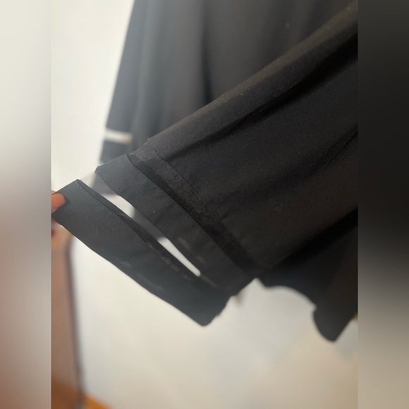 Long sleeve dress shirt size Medium - Picture 2 of 4